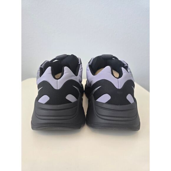 Adidas Yeezy 700 MNVN “Geode” Sneakers Men’s Size 9.5 Reflective Logo Kanye Hype